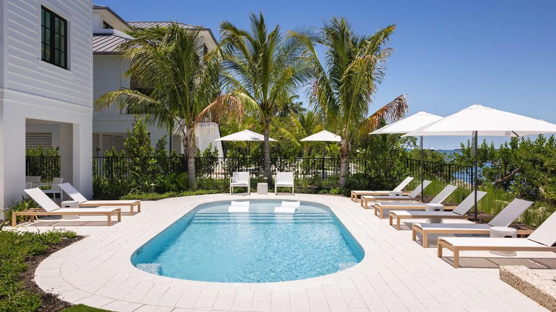Parking Pool & Dock - Shellstone House