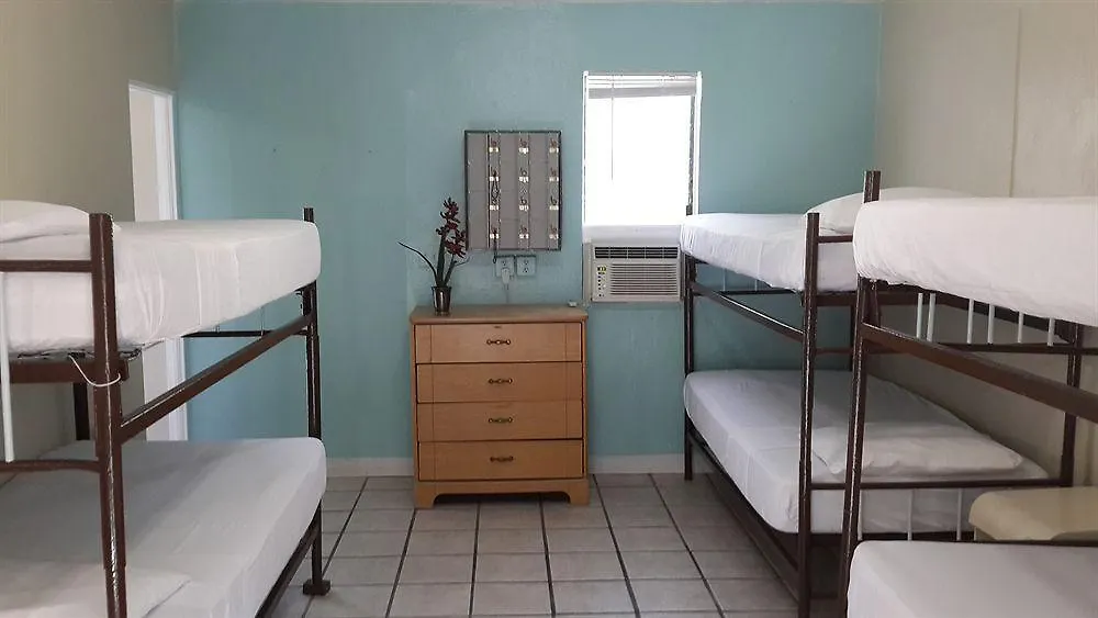 Hostel Seashell And International *