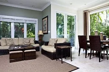 Townhomes On Windsor 3*