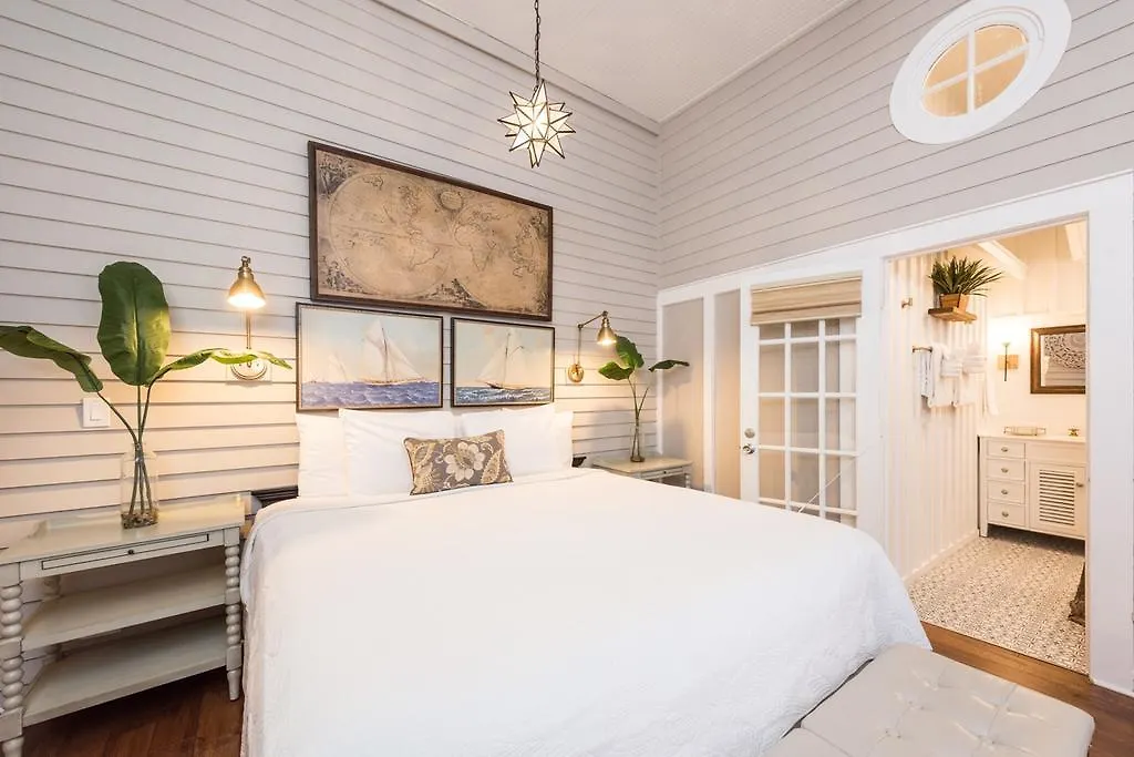 Old Town Manor Bed and Breakfast 3*