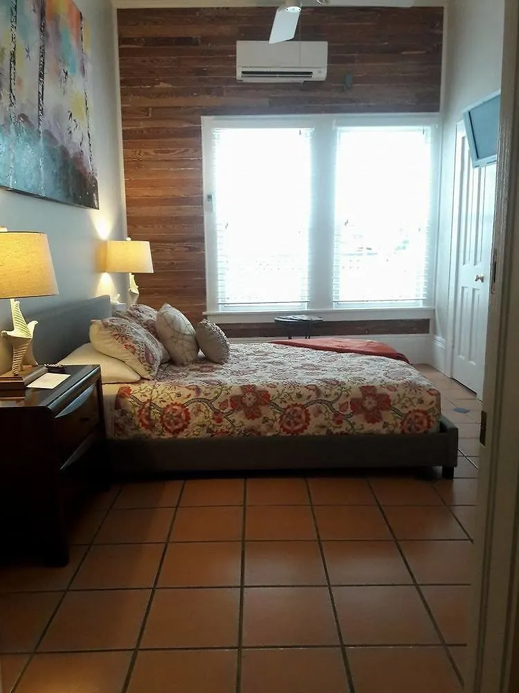 Panzió L'habitation Guesthouse- Adult Exclusive Key West