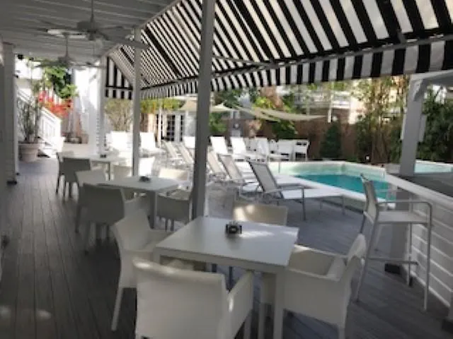 לינה וארוחת בוקר Alexander's Gay Lesbian (adults Only) 3*