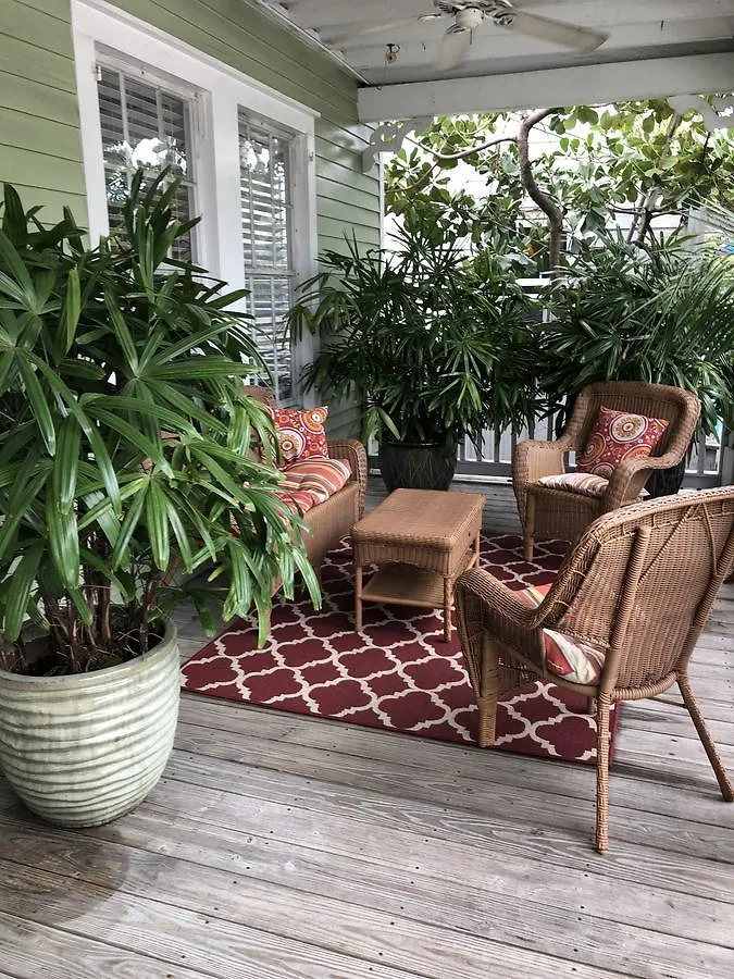 L'habitation Guesthouse- Adult Exclusive