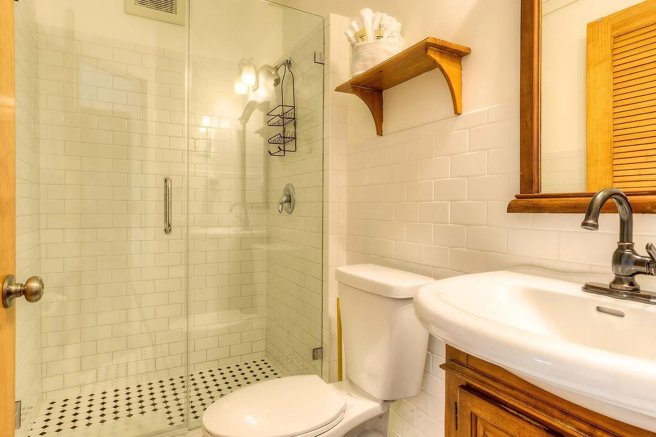 Harbor - Adults Only Bed & Breakfast