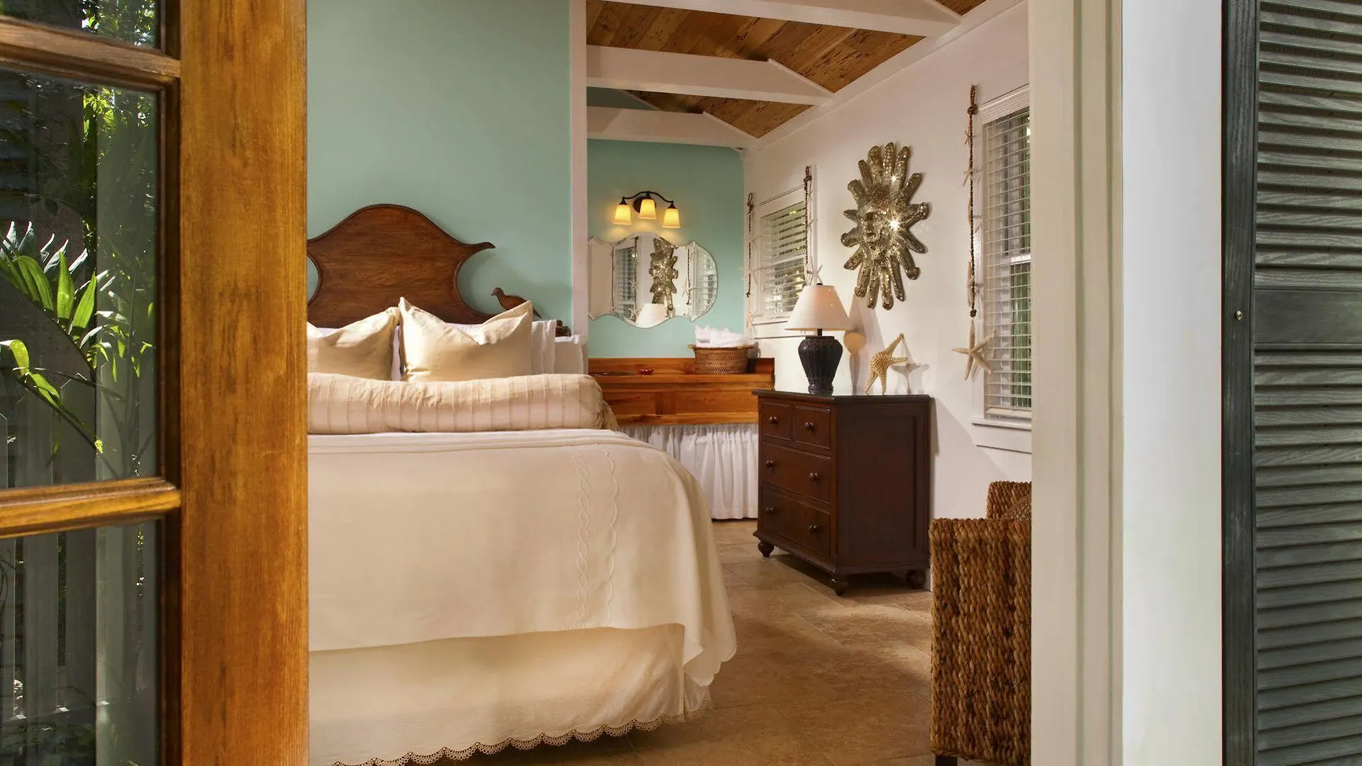 Tropical Hotel 3*