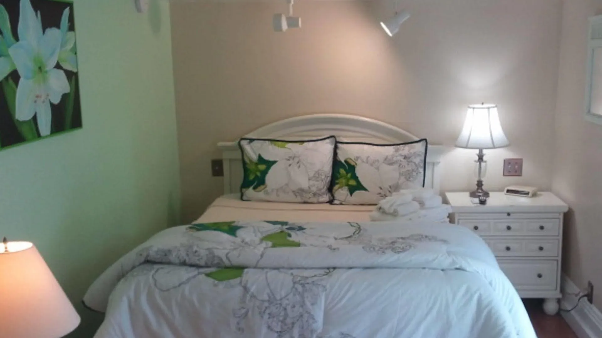 Duval House 3*