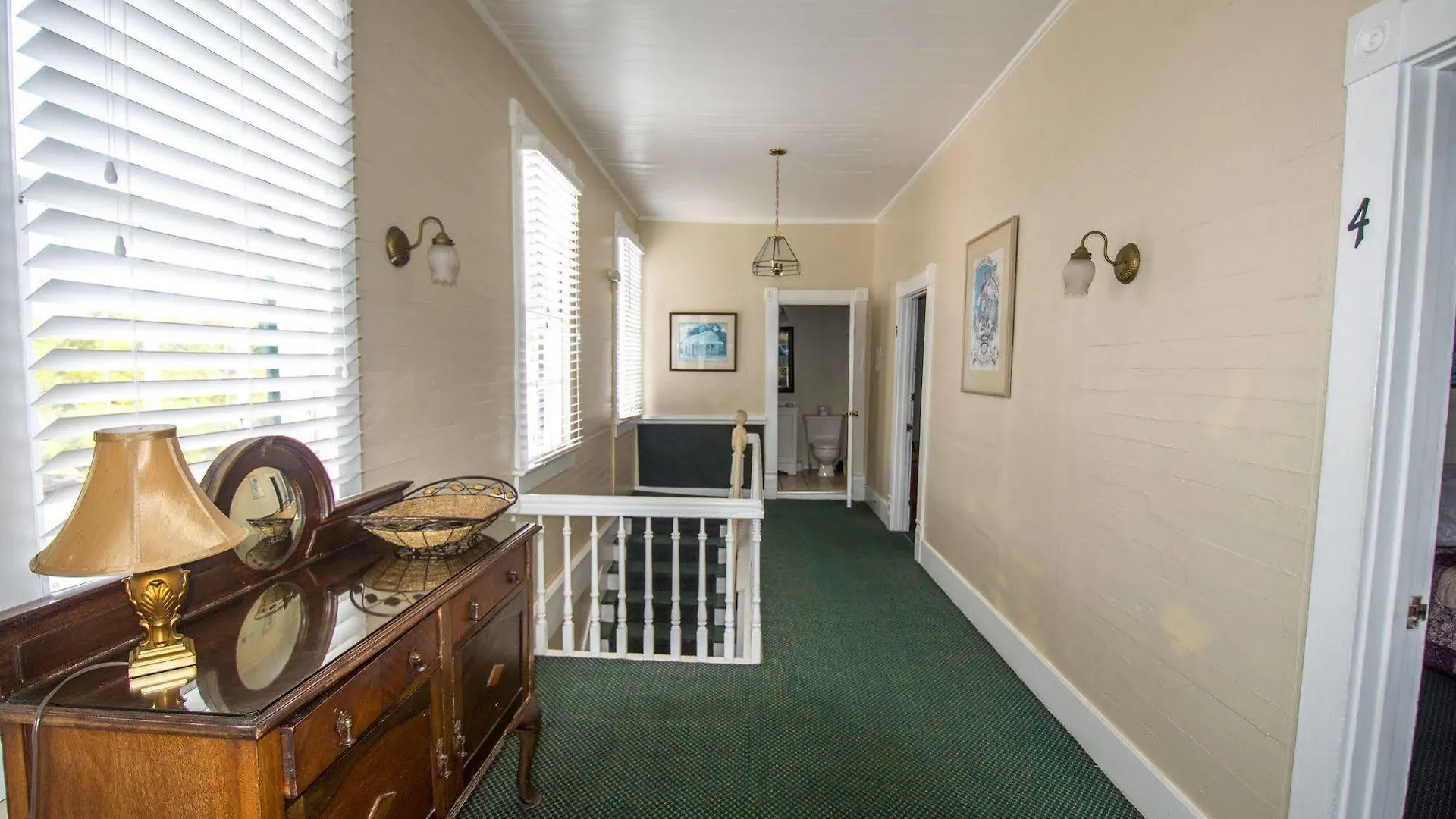 Duval House 3*