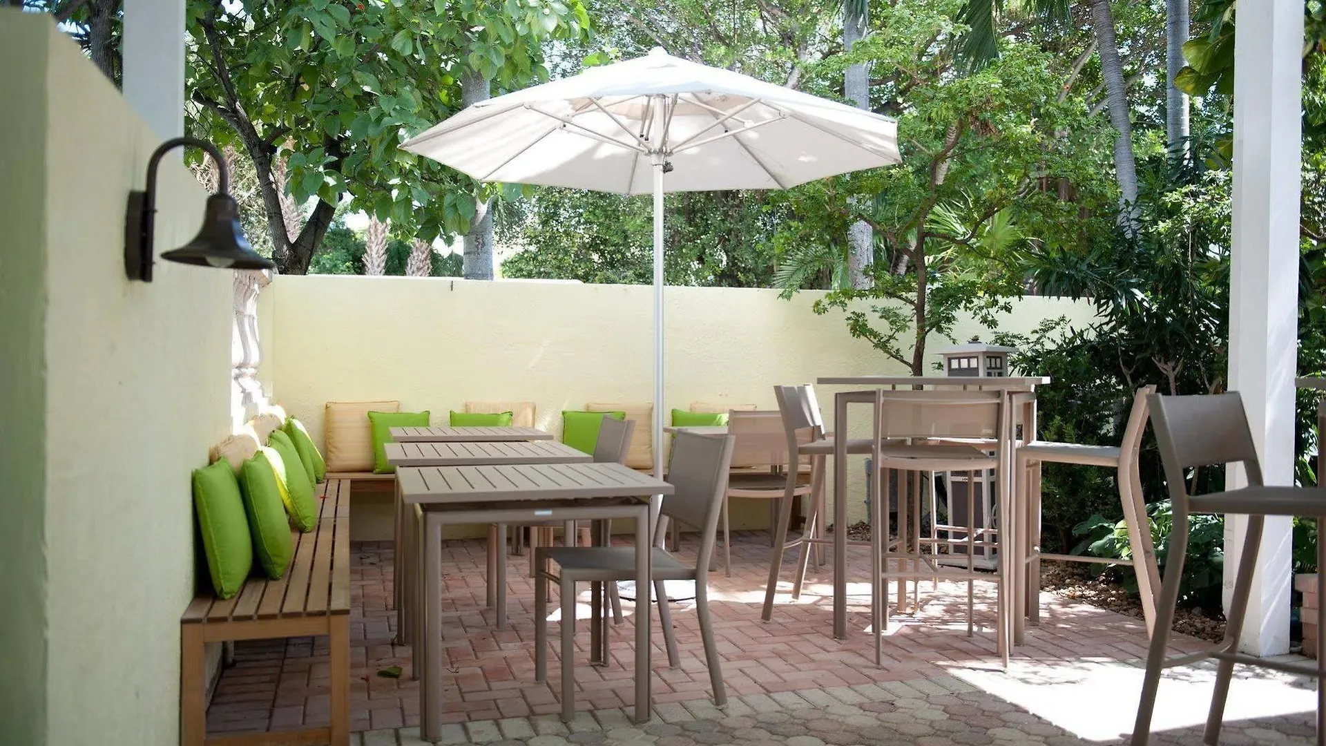 Hotel Almond Tree - Adults Only Key West