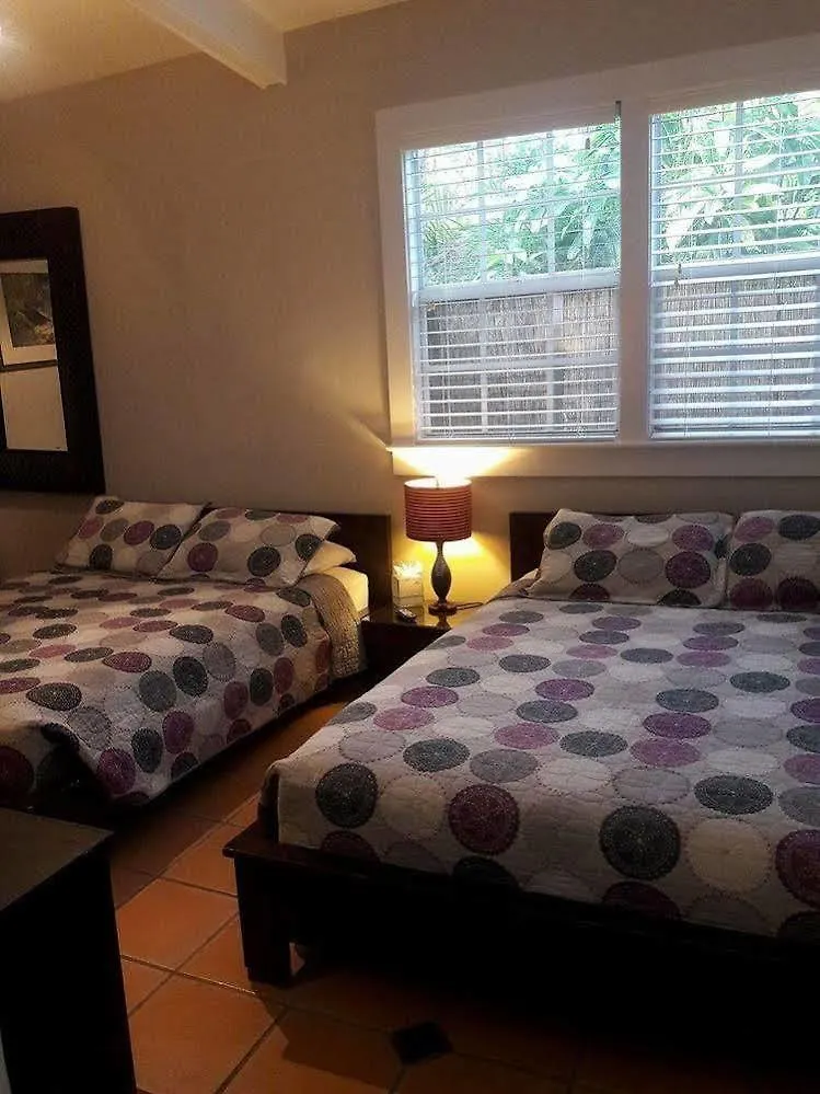 Panzió L'habitation Guesthouse- Adult Exclusive Key West