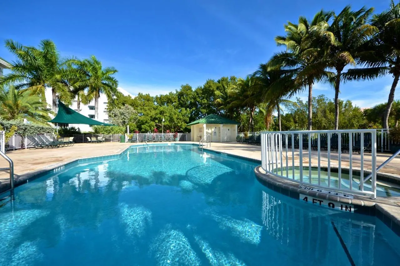 Sunrise Suites Martinique #108 * Ки-Уэст