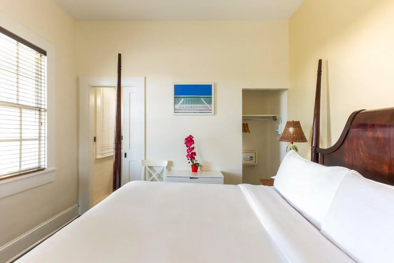 Southernmost Adult Exclusive Cayo Hueso