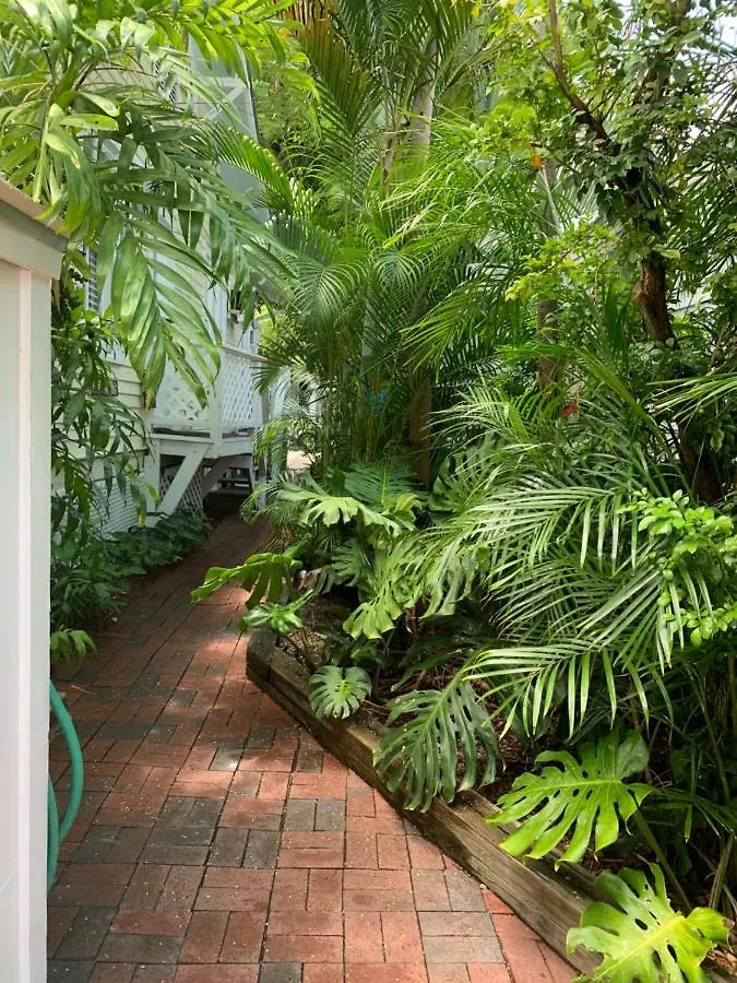 Gasthof The Garden House 2*