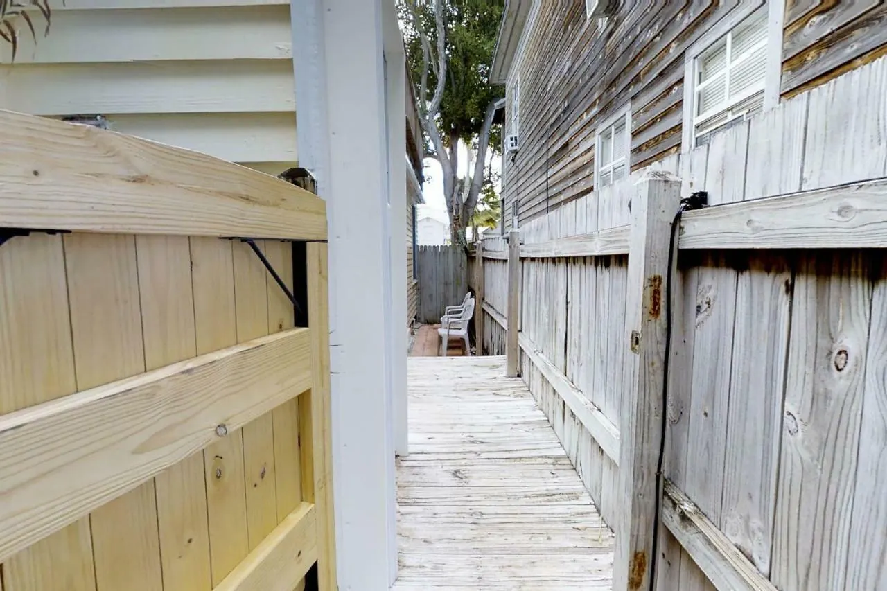 Sea Breeze Holiday home *