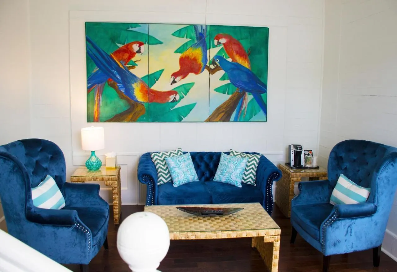Duval House 3*