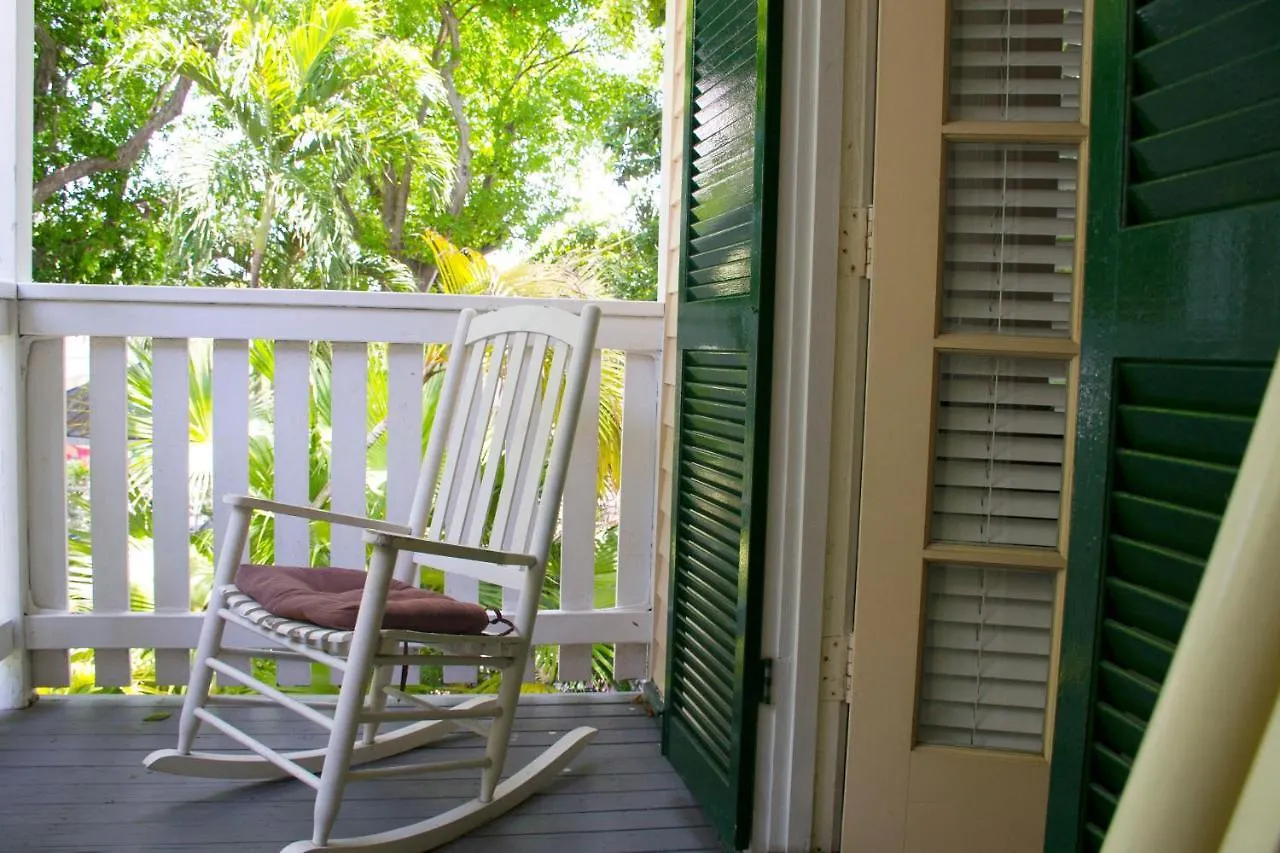 Duval House 3*