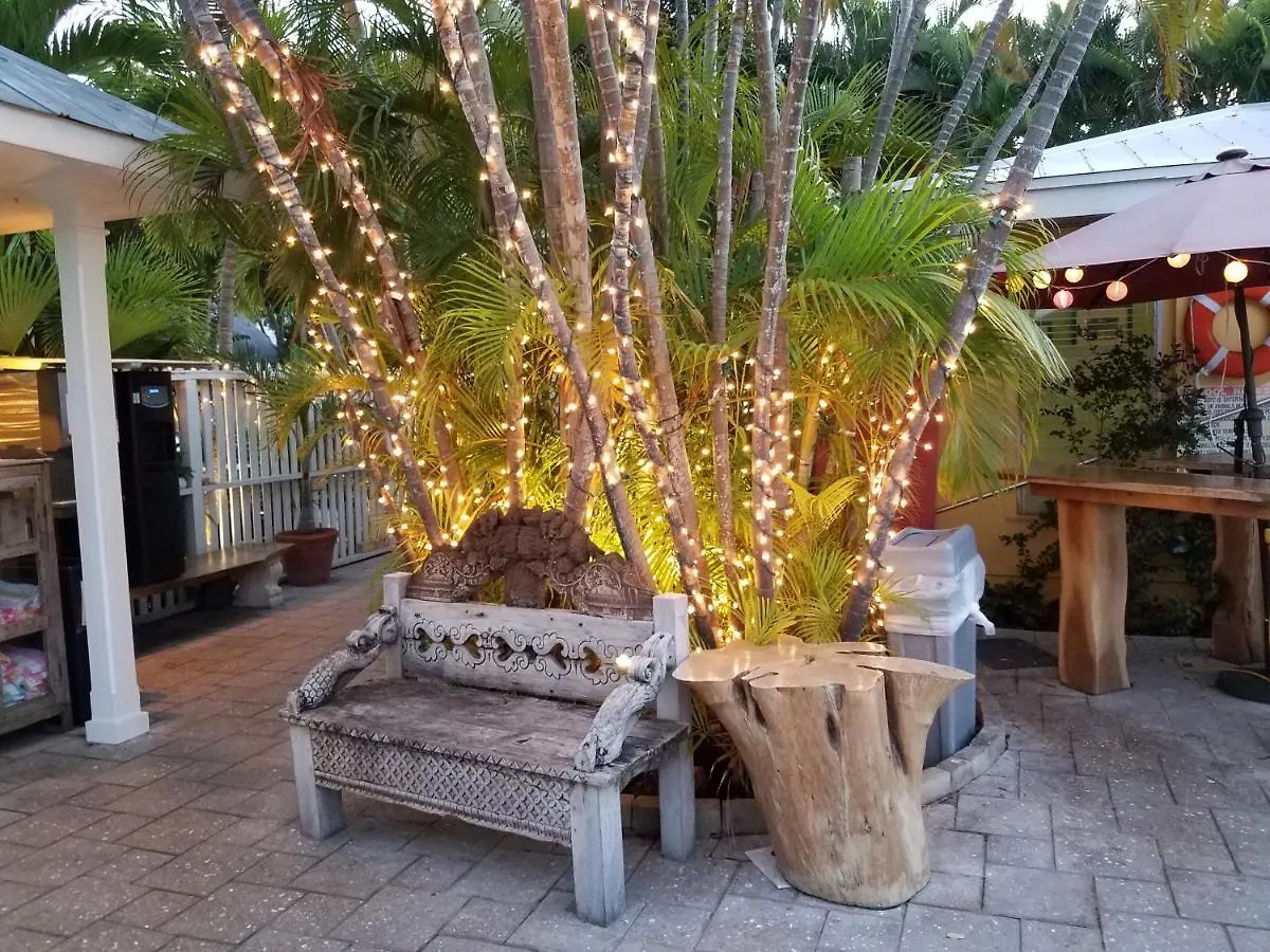 Alexander Palms Court - No Hidden Fees! Key West