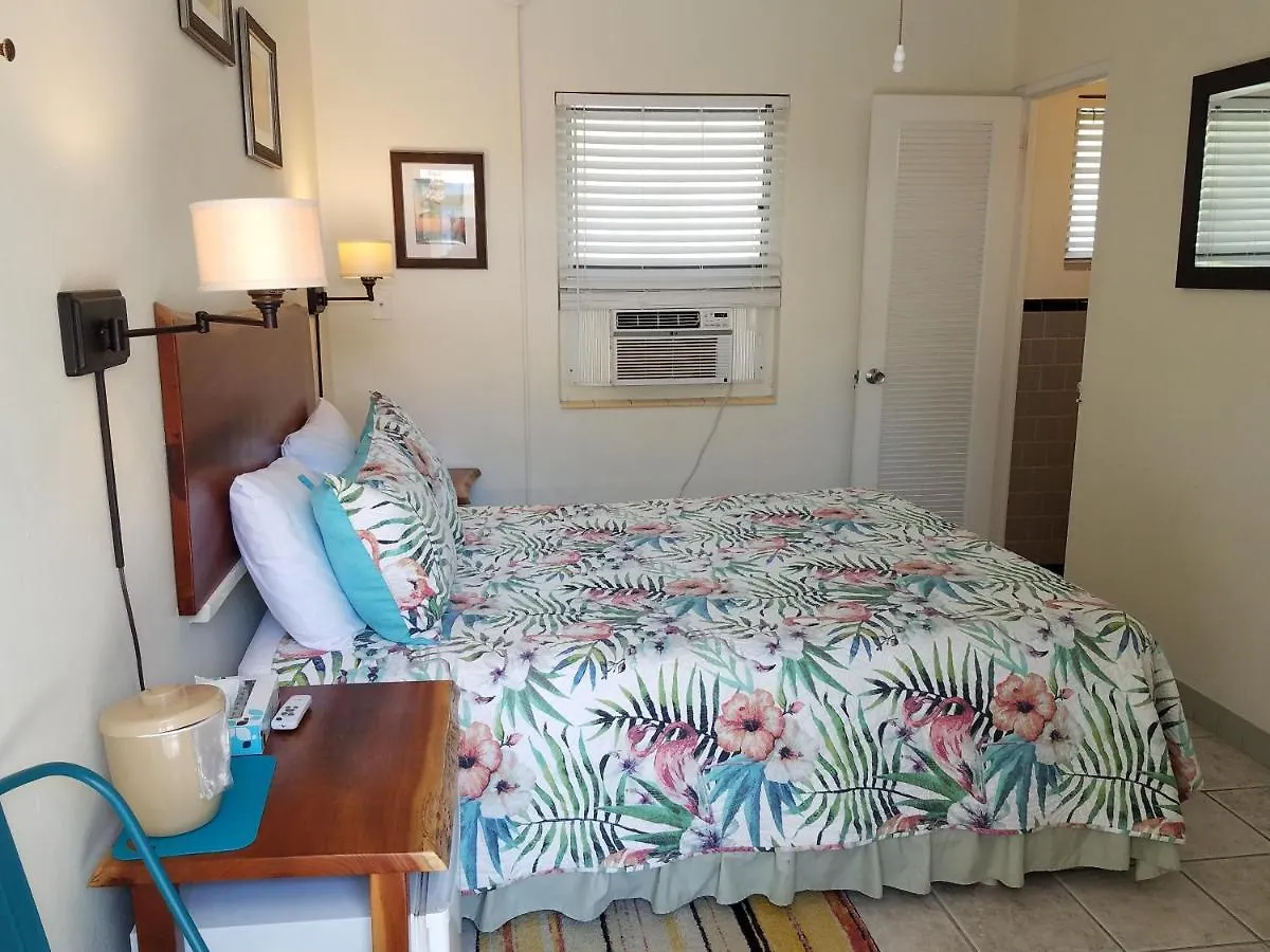Guest house Alexander Palms Court - No Hidden Fees! Key West