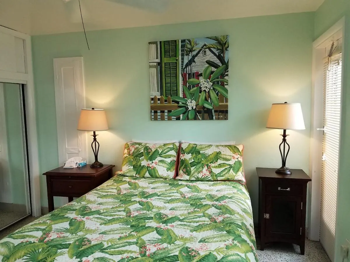 Alexander Palms Court - No Hidden Fees! * Key West