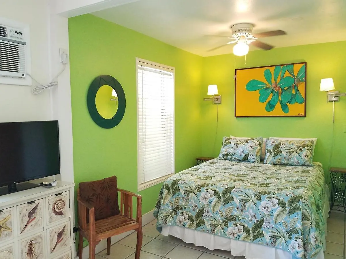 Alexander Palms Court - No Hidden Fees!