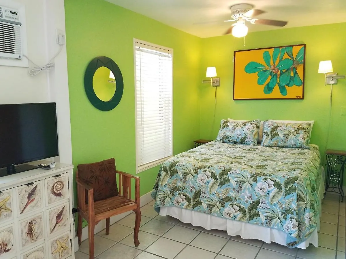Alexander Palms Court - No Hidden Fees! Guest house *