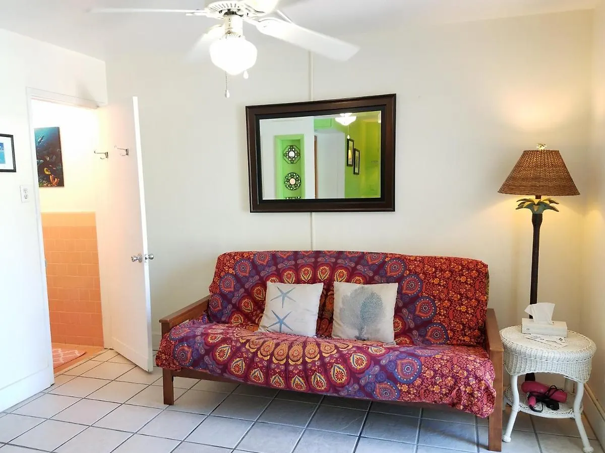 Guest house Alexander Palms Court - No Hidden Fees! *