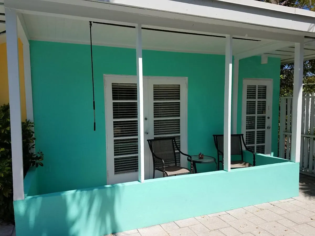 Alexander Palms Court - No Hidden Fees! * Key West