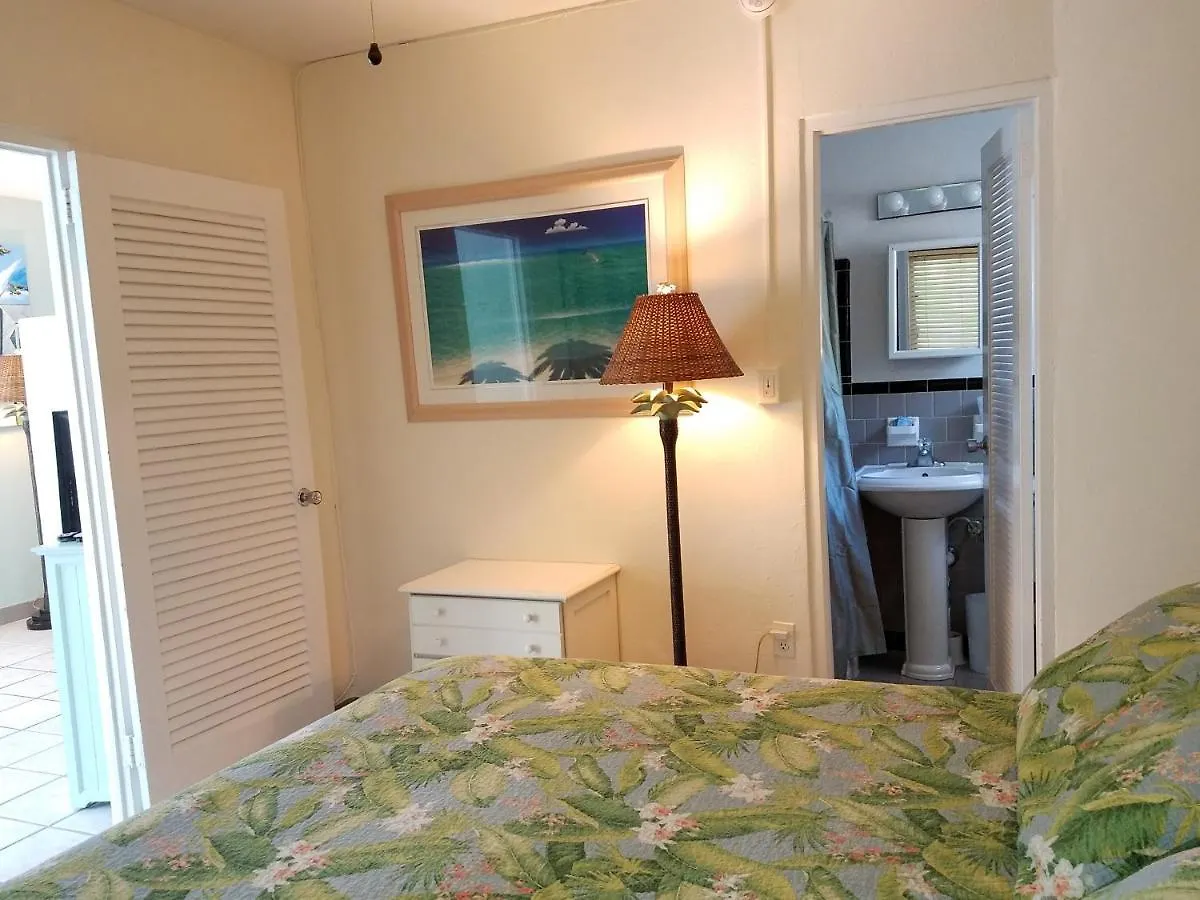 Alexander Palms Court - No Hidden Fees! Guest house Key West