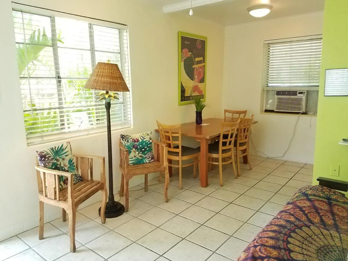 Alexander Palms Court - No Hidden Fees! Key West