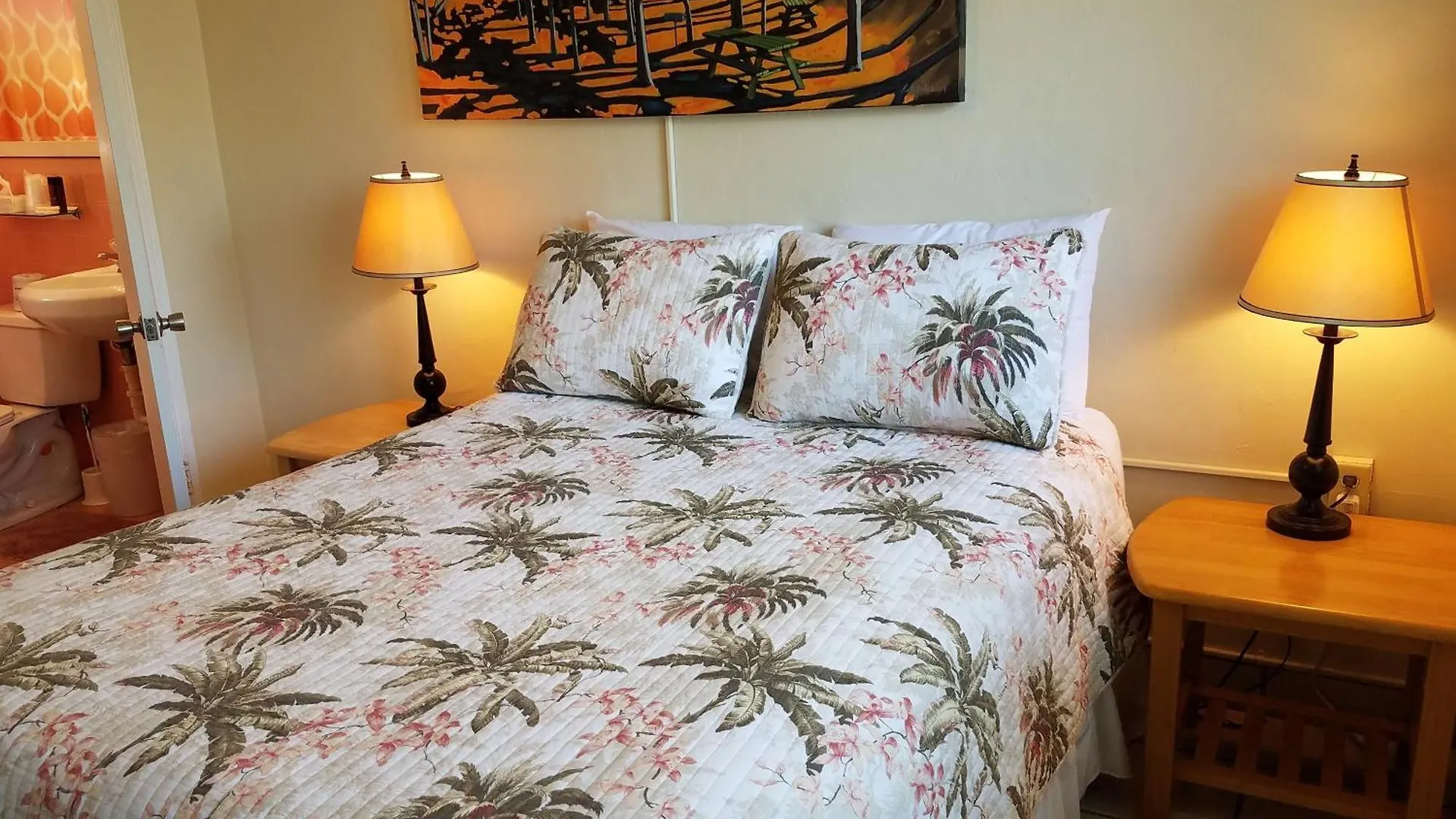 Guest house Alexander Palms Court - No Hidden Fees! *