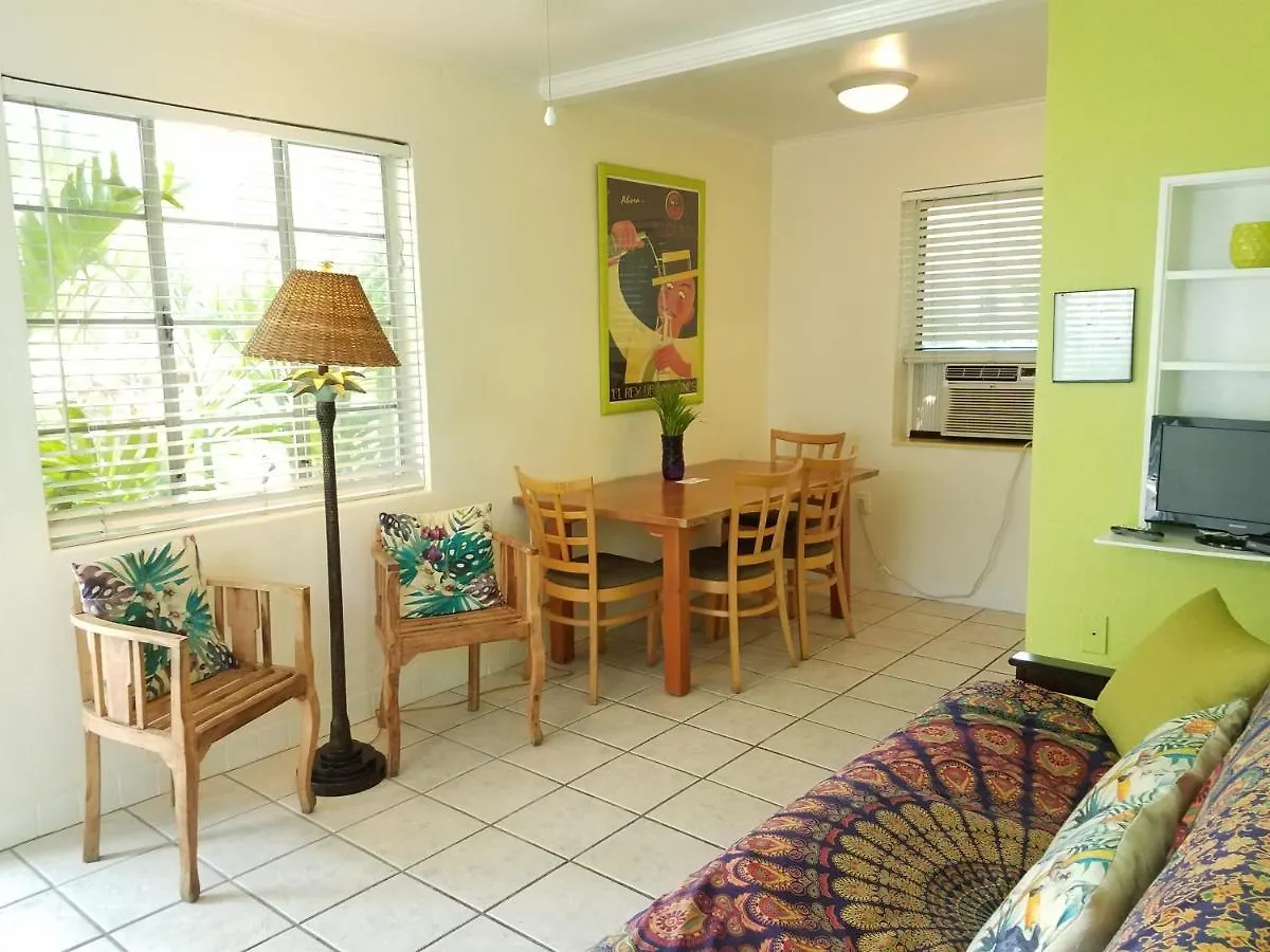 Alexander Palms Court - No Hidden Fees! Guest house Key West