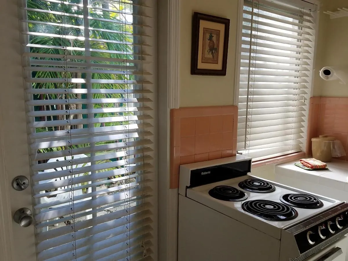 Alexander Palms Court - No Hidden Fees! Key West