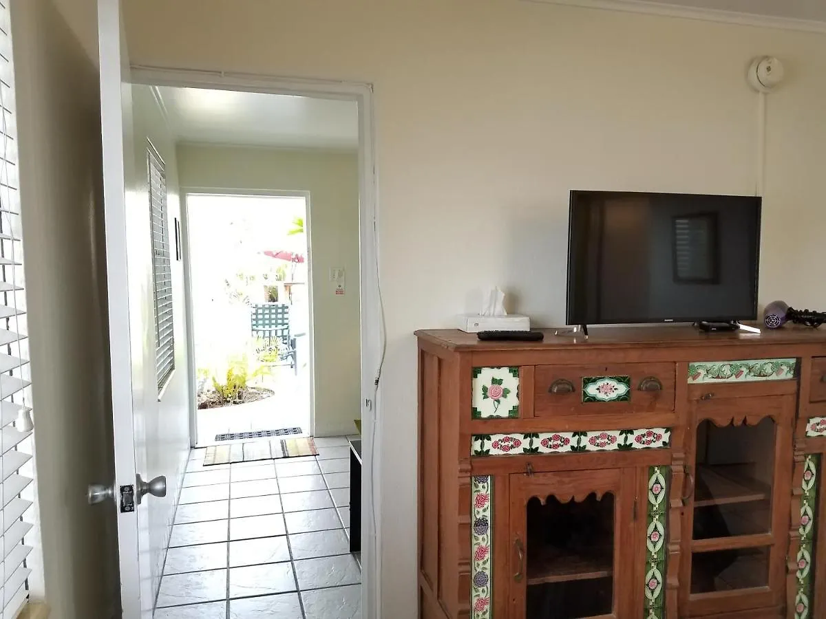 Guest house Alexander Palms Court - No Hidden Fees! Key West