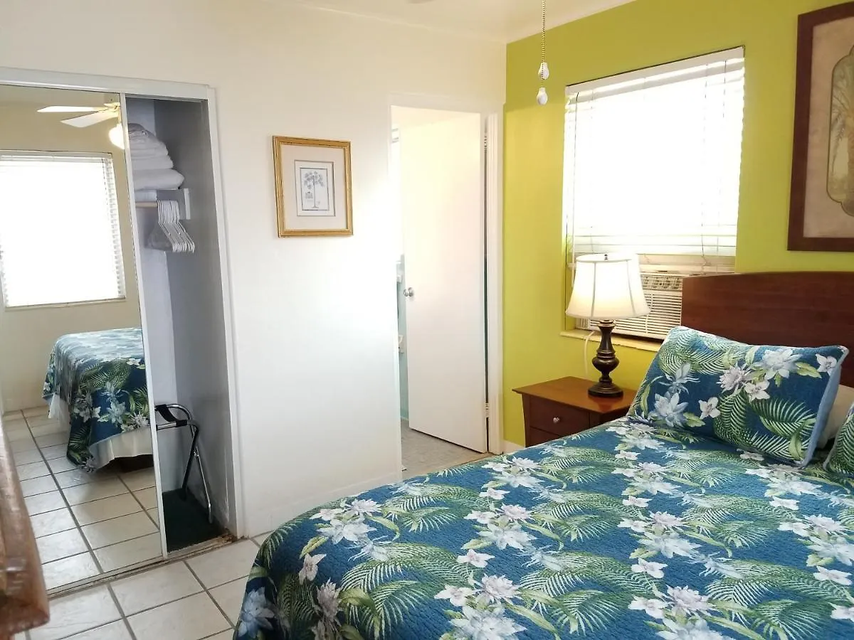 Alexander Palms Court - No Hidden Fees! * Key West