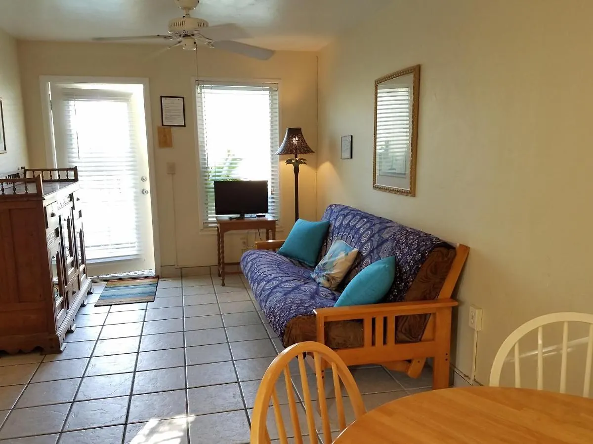 Guest house Alexander Palms Court - No Hidden Fees! Key West