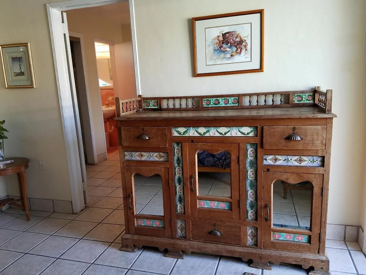 Alexander Palms Court - No Hidden Fees! Guest house