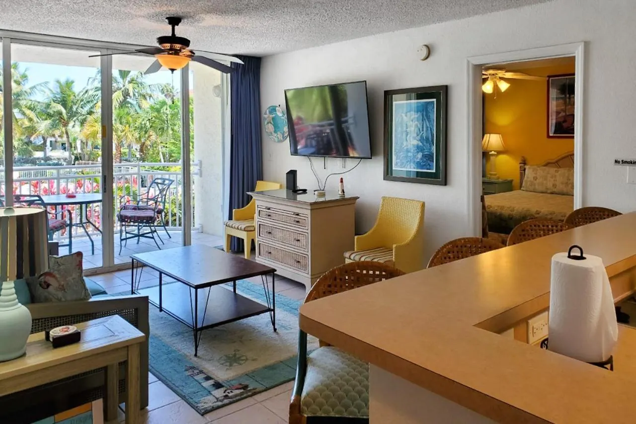 Sunrise Suites - Butterfly Nest #107 Apartmán