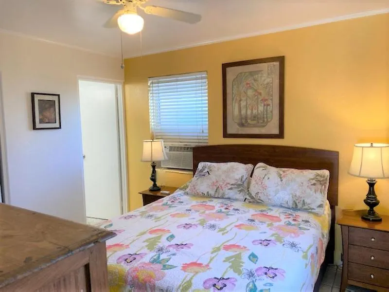 Alexander Palms Court - No Hidden Fees! Guest house Key West