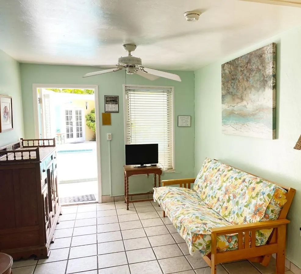 Guest house Alexander Palms Court - No Hidden Fees! Key West