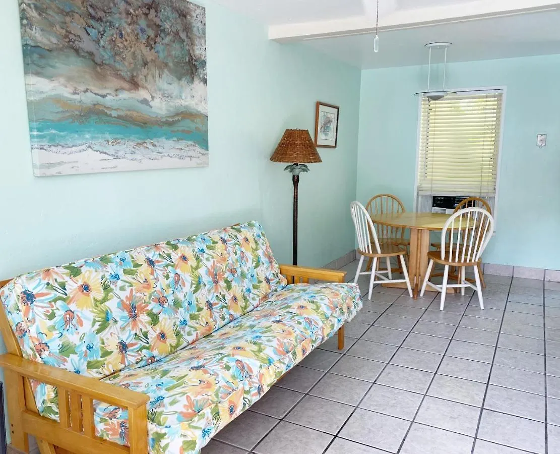 Guest house Alexander Palms Court - No Hidden Fees!