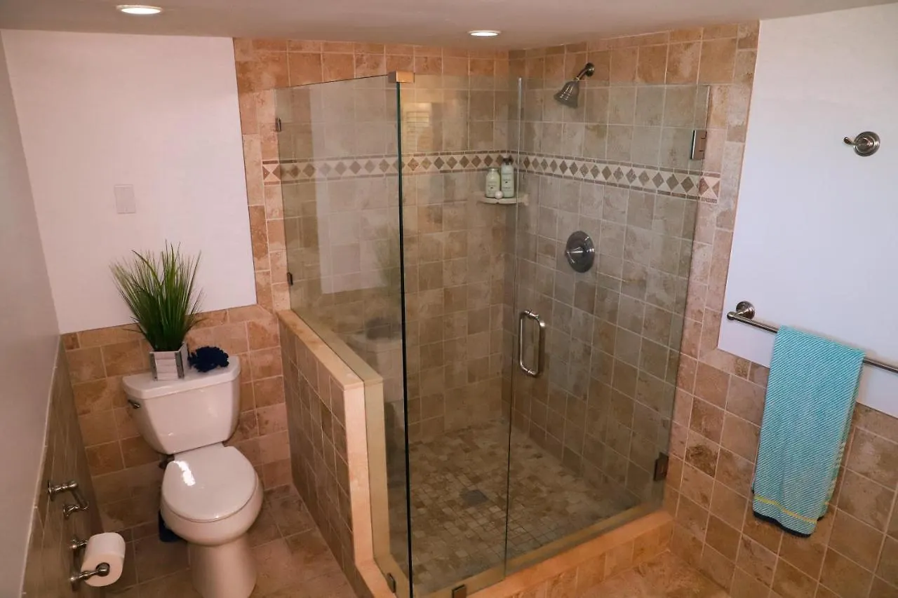 Latitude Penthouse * קי וסט