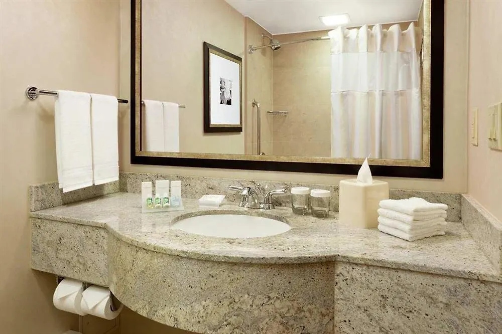 Hotel Hilton Garden / The Keys Collection 3*