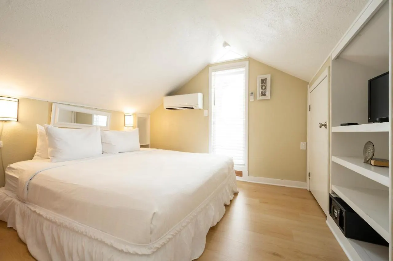 Crawl To Duval W/ Hot Tub Holiday home *