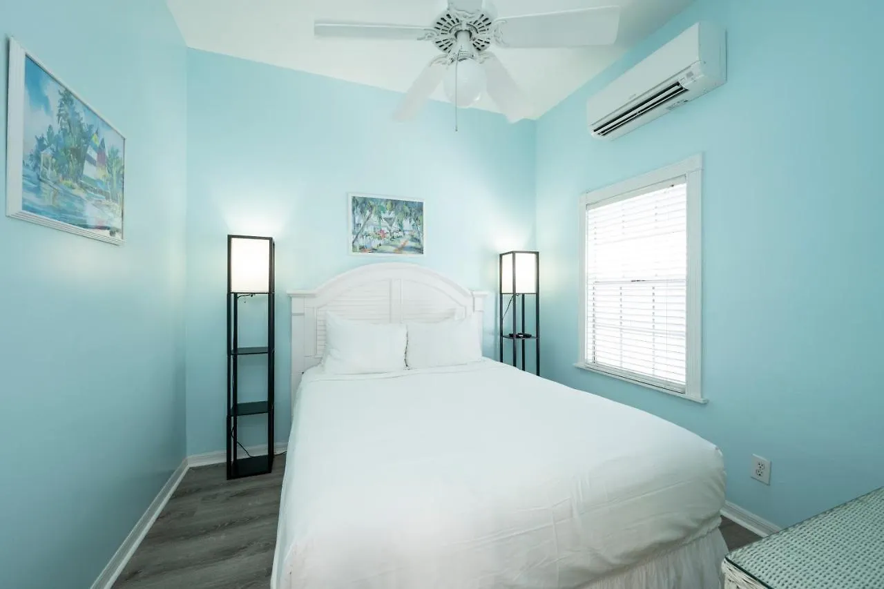 Holiday home Crawl To Duval W/ Hot Tub Key West