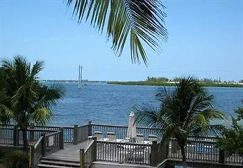 Hotel Courtyard By Marriott Waterfront