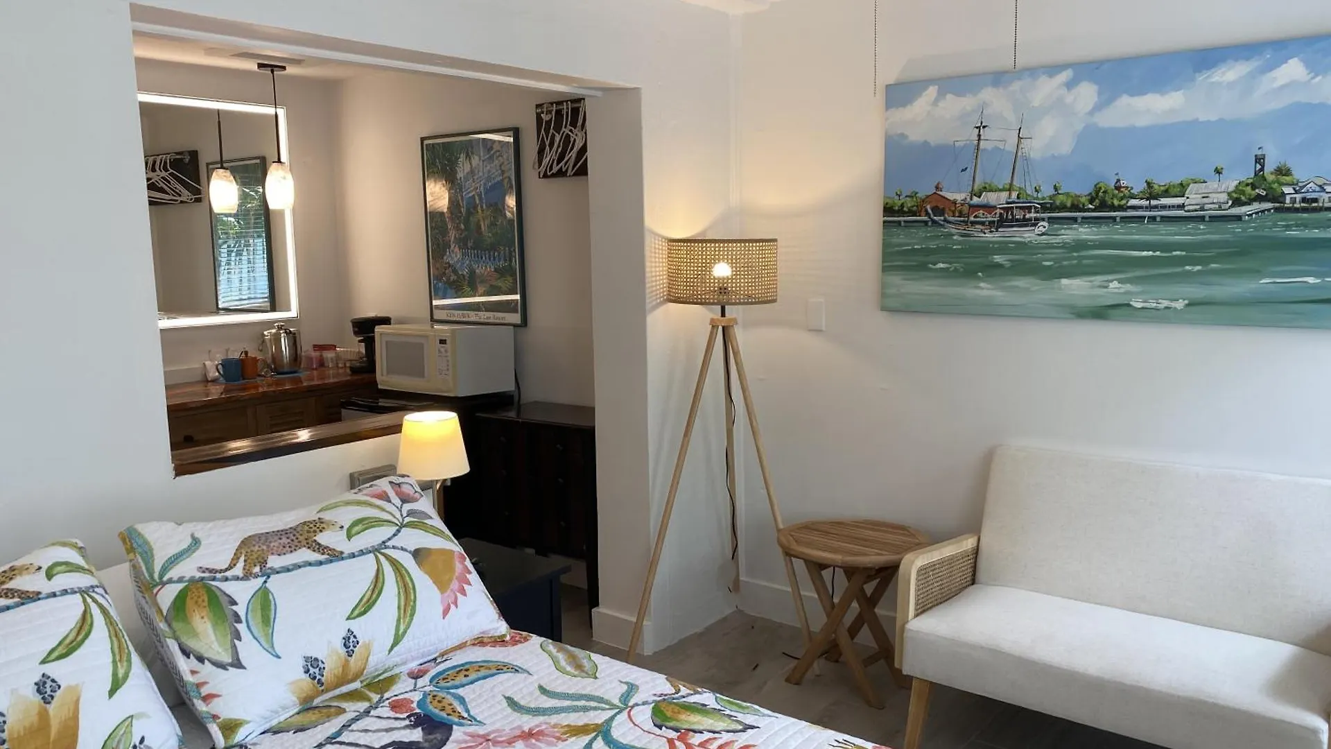 Alexander Palms Court - No Hidden Fees! Guest house *