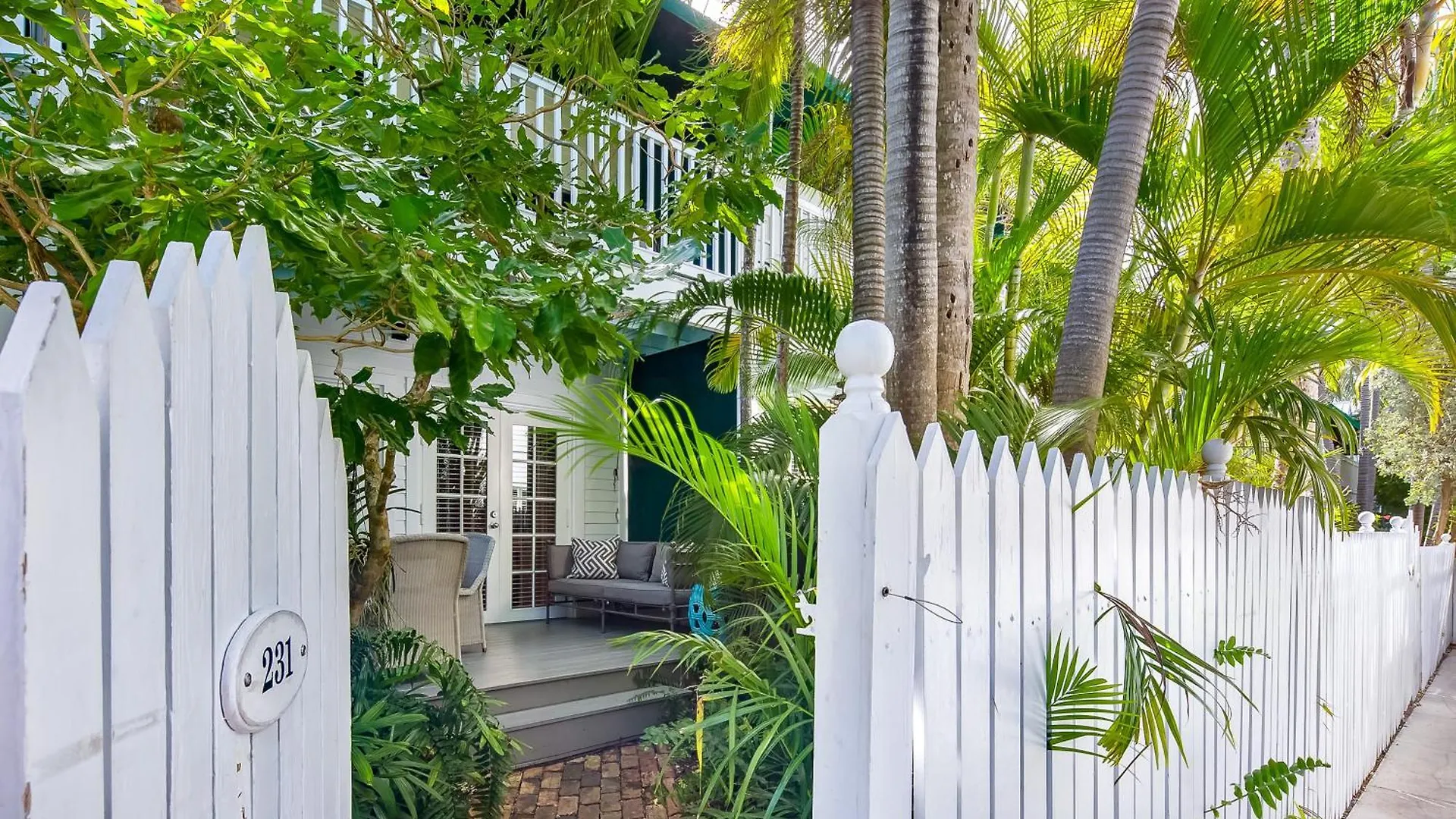 Apartment Cool Breeze