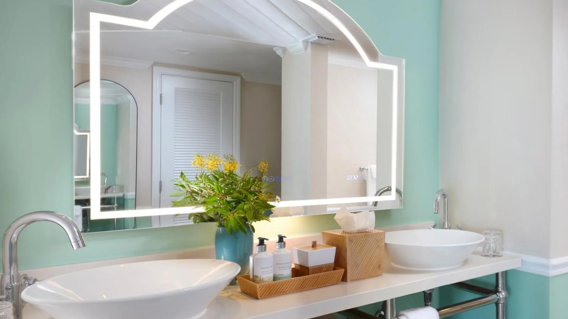 Ocean Key & Spa, A Noble House 4*