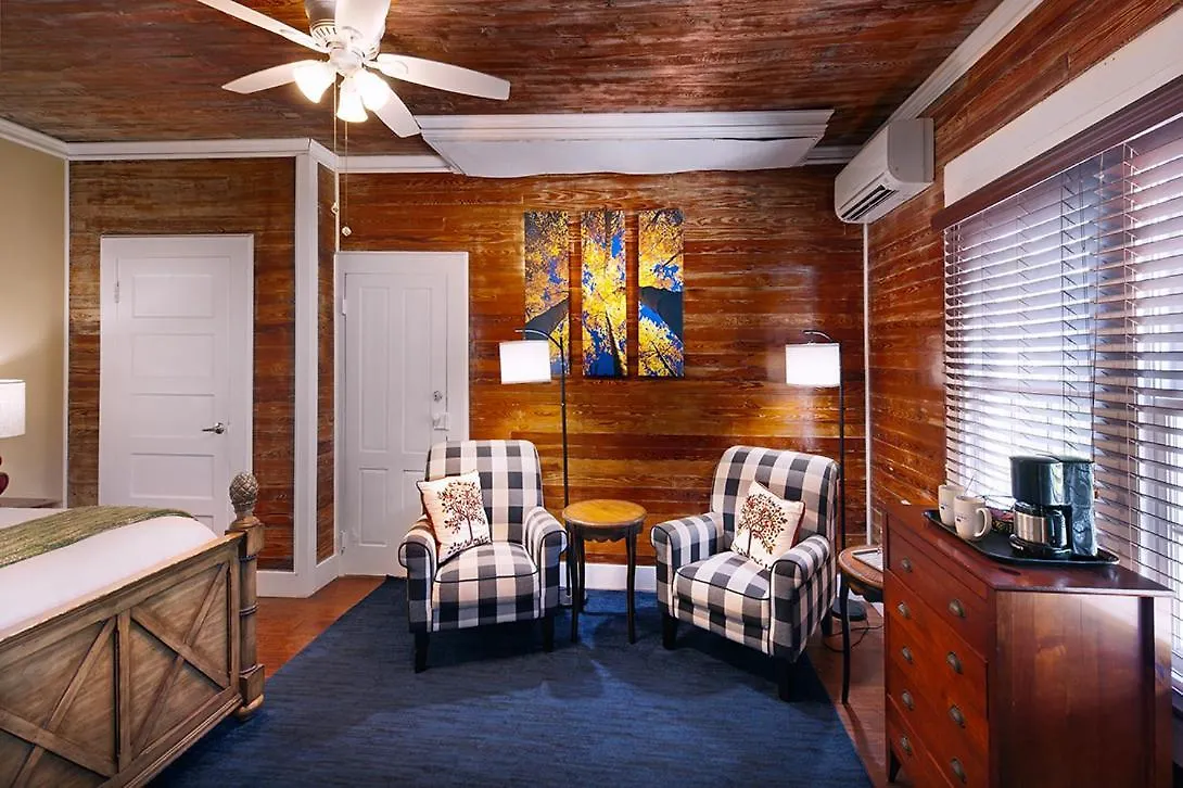 Inn The On Fleming 3*