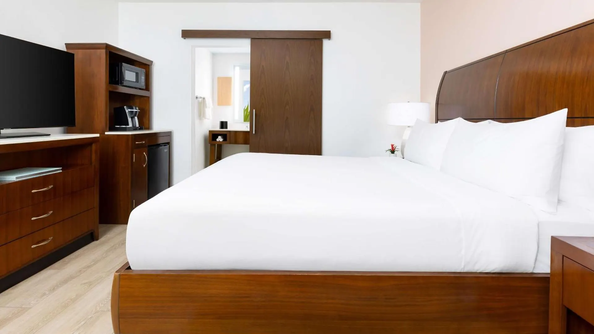Hotel Hilton Garden / The Keys Collection 3*