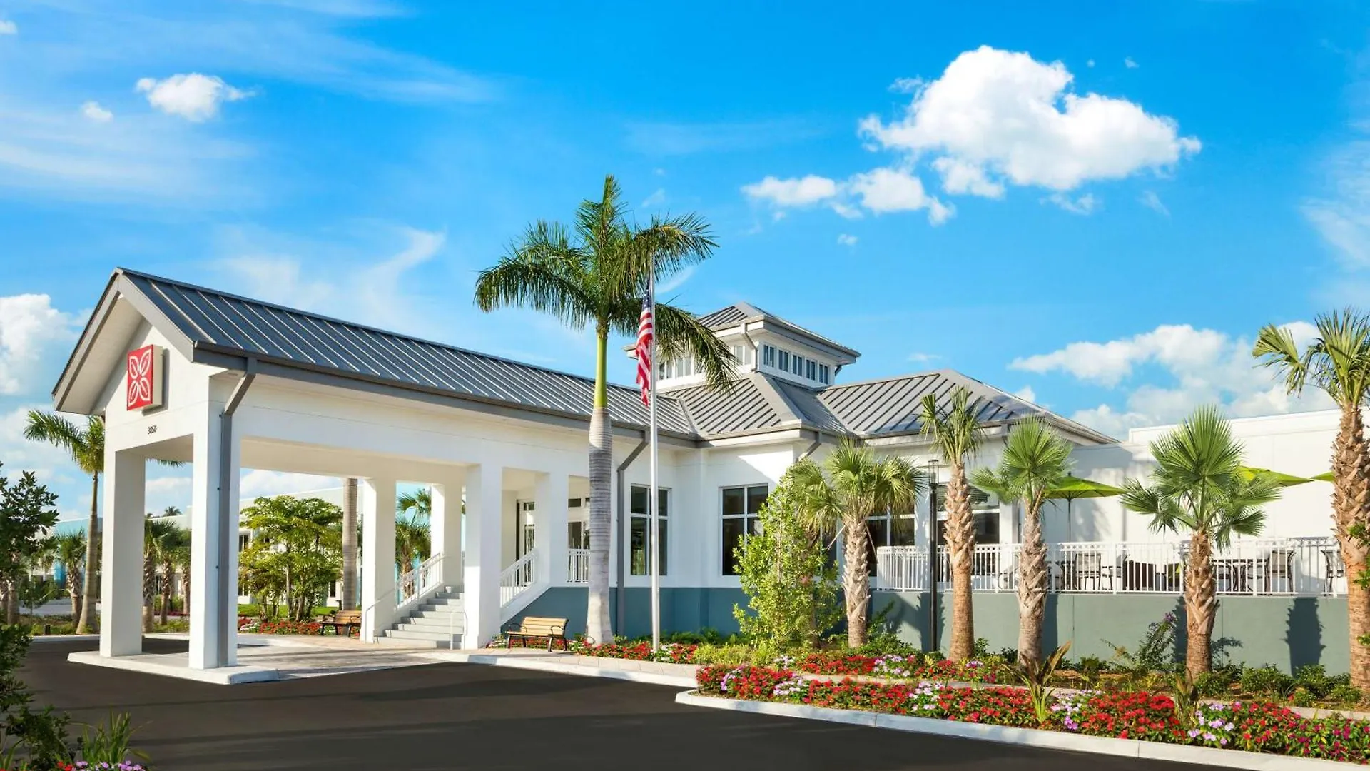 Hilton Garden / The Keys Collection Hotel 3*
